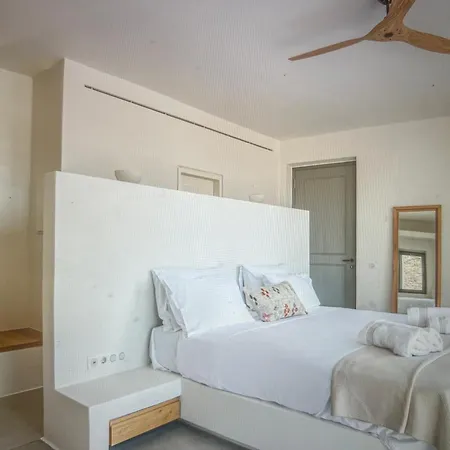Karana With A Large Swimming Pool Ferienhaus Mykonos Town